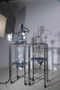 Reactor de cristalización de laboratorio con equipo de calefacción y enfriador - Product Image 3