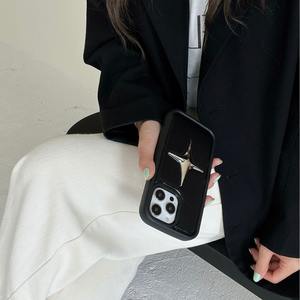 Tschick rétro tridimensionnel argent en forme d'étoile en <span class=keywords><strong>cuir</strong></span> noir adapté pour <span class=keywords><strong>iPhone</strong></span> 16 15 14 13 <span class=keywords><strong>12</strong></span> 11 <span class=keywords><strong>Pro</strong></span> Max <span class=keywords><strong>coque</strong></span> de téléphone - Product Image 4