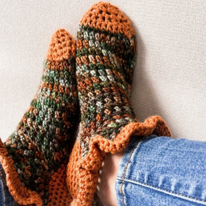F-2623 nouveau design 2024 intérieur pantoufle sol <span class=keywords><strong>pied</strong></span> chaussettes personnalisé tricoté à la main à volants bord vintage chaussettes crochet à volants chaussettes femmes - Product Image 2