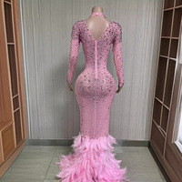 Luxuriöses Rosa Feder Kristall Abendkleid für Damen, Langarm Strass Maxi-Kleid, Elegant Glitzernd für Abschlussball, Geburtstag, Gala oder Bühnenauftritt