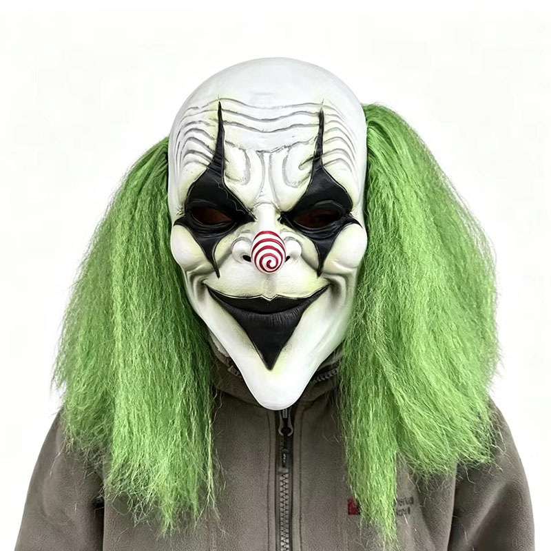 Clown à queue annelée aux cheveux verts