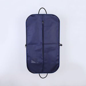<span class=keywords><strong>Housse</strong></span> <span class=keywords><strong>de</strong></span> sac à vêtements suspendue avec logo personnalisé <span class=keywords><strong>Housse</strong></span> <span class=keywords><strong>de</strong></span> robe <span class=keywords><strong>de</strong></span> costume Oxford avec poche <span class=keywords><strong>en</strong></span> PVC pour voyage <span class=keywords><strong>Housse</strong></span> <span class=keywords><strong>de</strong></span> <span class=keywords><strong>vêtement</strong></span> <span class=keywords><strong>en</strong></span> <span class=keywords><strong>tissu</strong></span> durable OEM pour rangement - Product Image 6