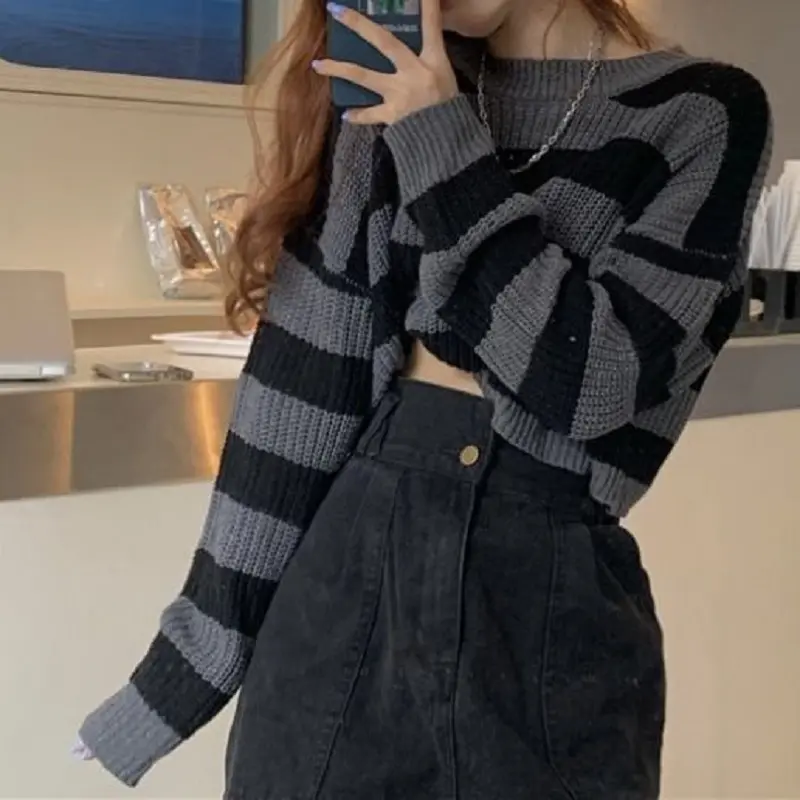 Korean Style Striped Cropped Sweater Women Vintage Oversize Knit Jumper Female Autumn Long Sleeve O-neck Pullovers Tops