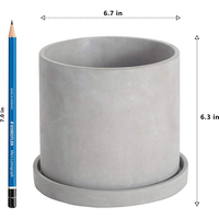 Pots de ciment, moules en béton de ciment pour pots de fleurs et plantes ornementales sont variés en taille, résistance et durabilité