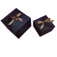 Boîte cadeau en papier kraft à fond carré sur mesure Vitrine de carte de pâtisserie de style occidental Arc de ruban Impression de revêtement UV Gelée de sushi