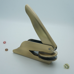 Высококачественная металлическая печать для штампа и тиснения для школьного и корпоративного использования для празднования Национального дня - Product Image 4