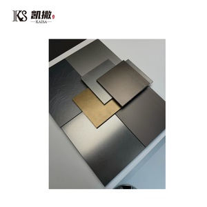 Porte extérieure en aluminium de style américain avec cadre, portes battantes en métal, designs de portes principales et fenêtres - Product Image 5