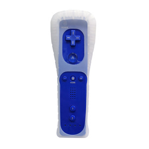 Controller Wii con Impugnatura Dritta e Curva a Forma di Coscia di Pollo, Cinturino in Silicone, Acceleratore, Motion Plus, Nunchuck con Motore a Vibrazione Integrato - Product Image 4