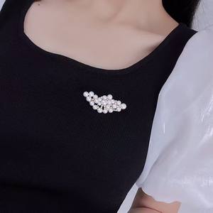 เข็มกลัดไข่มุกน้ำจืดลายผลไม้ฤดูร้อนและองุ่น เครื่องประดับอกแบบอ่อนโยนสำหรับเสื้อขนสัตว์ ขายส่ง ขายปลีก เครื่องประดับแฟชั่น - Product Image 4