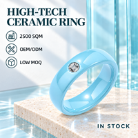 Bague en céramique haute technologie bleu ciel avec zircon rond transparent serti en clos, bijoux minimalistes pour cadeau de mariage, vente en gros, personnalisation OEM ODM