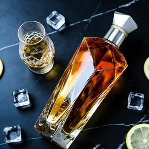 Bouteille à liqueur en verre clair épais et robuste pour whisky, rhum, vodka, <span class=keywords><strong>gin</strong></span>, tequila, brandy, bouteilles en verre de luxe personnalisées - Product Image 1
