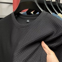 T-shirt décontracté à manches courtes pour homme 2024, couleur unie, fin, avec motif texturé, nouveau style tendance inspiré d'Instagram