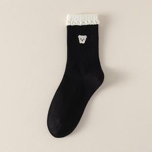 Chaussettes pour femmes, mignonnes, brodées d'un ours de dessin animé, printemps, usage quotidien, personnalisées, épaisseur régulière, blanches, en dentelle à bulles - Product Image 5