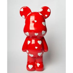 Salvadanaio Rosso a Forma di Orsacchiotto con Design di Cuori Bianchi per Risparmi e Deposito Denaro - Product Image 1
