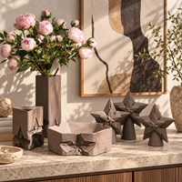 Plateau en céramique marron chocolat et collection de sculptures étoiles – Décoration géométrique pour la maison, idéal pour la présentation sur table