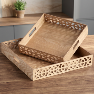 Plateaux gigognes carrés en bois naturel faits à la main B.S INTERNATIONAL, finition polie, qualité supérieure, adaptés au contact alimentaire, compatibles lave-vaisselle et micro-ondes - Product Image 1