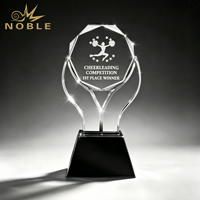 Noble Factory Ofrece Trofeos de Cristal para Animadoras al por Mayor con Logotipos Personalizados para Uso en Competiciones de Animadoras