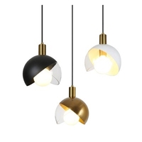 Vente en gros Offre Spéciale lampe E27 à tête unique pour bar de chevet cuisine lustres dorés et lampes suspendues