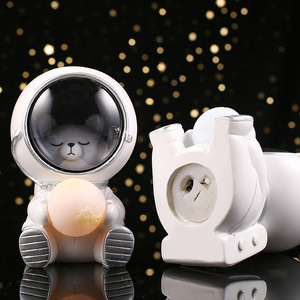NUEVA Lámpara Nocturna LED Creativa Galax Guardian, Linda Lámpara de Astronauta con Diseño de Mascota y Luna, Decorativa para Dormitorio, Juguete para Bebés y Niños, Regalo - Product Image 4
