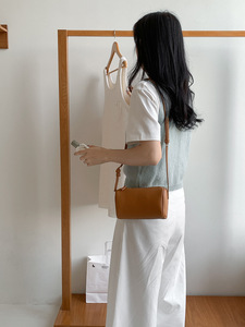 Bolso de Mano Mini Cilíndrico Estilo Coreano 2026, Nuevo Bolso Bandolera Minimalista con Patrón de Lichi, Diseño Exclusivo, Bolso Portátil para Mujer - Product Image 3