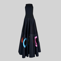 Robe longue sans manches à col rond avec découpes plissées en matériau éco-responsable en spandex