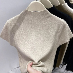 T-shirt court sans manches à col semi-montant et épaules classiques pour femme – Tendance - Product Image 3