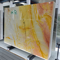 Panneaux muraux en pierre naturelle translucide HD moderne, dalles de marbre doré pour comptoirs extérieurs et décoration murale, taille personnalisée