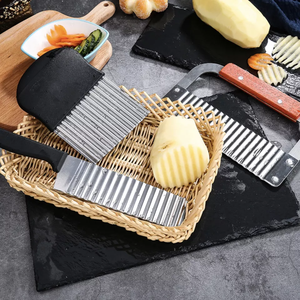 للبيع بالجملة من الصلب المقاوم للصدأ ، مستلزمات المطبخ ، سلطة بطاطس مقلية مموجة ، تقطيع مموج ، شرائح بطاطس مقطعة ، سكين - Product Image 3