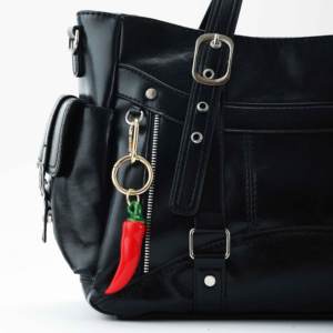 Porte-clés tendance en métal et cuir PU avec breloques en forme de cœur, étoile, champignon, piment, fleurs, pampilles en corde, cadeau idéal pour sacs - Product Image 6