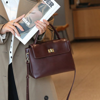 Sac à bandoulière en cuir véritable de style classique vintage pour femme, sac messager pour les trajets quotidiens, les loisirs et les week-ends