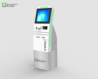 Kiosque d'enregistrement automatique à l'aéroport, impression de carte d'embarquement et d'étiquette de bagage, enregistrement automatique des passagers, lecteur de passeport électronique