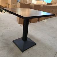 Table à manger carrée en bois grainé, collection 2026, idéale pour salle à manger, salon, bar et restaurant rapide