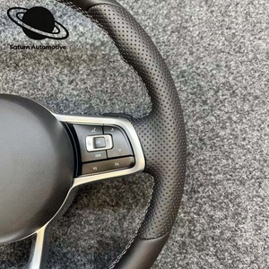 Volante Sportivo Premium Personalizzabile in Fibra di Carbonio con Pelle Traforata per VW Golf GTI MK5-MK7.5 GTD R Golf7 Jetta - Product Image 4