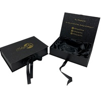 Boîte de perruques noires de luxe avec insert en satin, emballage personnalisé pour accessoires de cheveux humains, boîte de beauté en carton avec couvercle magnétique et ruban