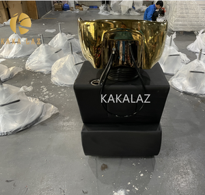 Champú cama <span class=keywords><strong>de</strong></span> cerámica dorada <span class=keywords><strong>de</strong></span> lujo en una barberí<span class=keywords><strong>a</strong></span> <span class=keywords><strong>de</strong></span> salón <span class=keywords><strong>de</strong></span> lujo - Product Image 4