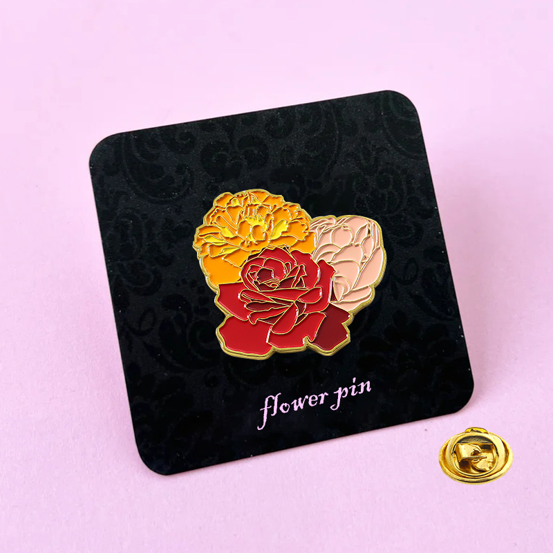 เข็มกลัดเคลือบรูปดอกไม้