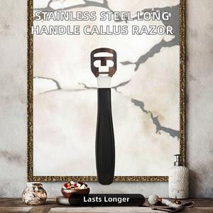 Râpe professionnelle en acier inoxydable pour éliminer les callosités des pieds, outil de pédicure avec poignée ergonomique, double face, forme carrée, jetable - Product Image 2