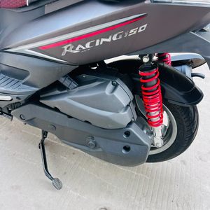 Scooter Sportivo <span class=keywords><strong>Kymco</strong></span> Racing 150cc 4 Valvole a Iniezione Elettronica in Ottime Condizioni, Display LCD, Alta Potenza, Agile per la Guida in Città - Product Image 5