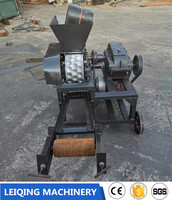 Machine de fabrication de briquettes de charbon de bois en poudre / petite machine à briquettes de charbon de bois en boule, fournie directement par l'usine