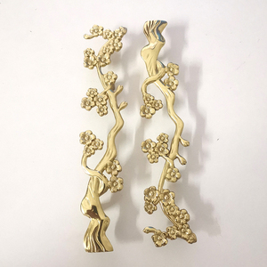 全新设计实心黄铜锻造梅花枝形拉手家具五金装饰厨房橱柜门把手 - Product Image 1