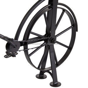 Horloge de table moderne en métal noir avec cadran blanc, design cyclique, élégant accessoire de décoration intérieure pour un charme élégant et intemporel, nouveaux prix - Product Image 4