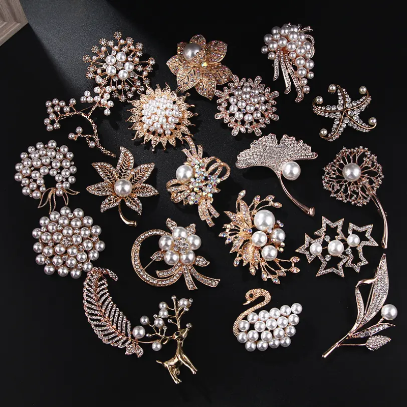 High Quality Gold Silver Jewelry Metal Brooches For Clothes Accessory Pearl Rhinestone Flower Brooch Pins For Women
