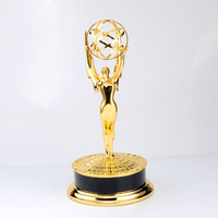Grand trophée en métal de style moderne personnalisé pour les femmes dansant le cinéma et la télévision Music Star