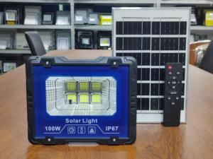 ไฟสปอร์ตไลท์ LED พลาสติกพลังงานแสงอาทิตย์ ประสิทธิภาพสูง 5000K แสงเดย์ไลท์ รับประกัน 2 ปี แบตเตอรี่แบบชาร์จได้ รีโมทคอนโทรล IP65 120 - Product Image 5