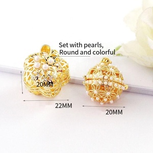 Collier en gros <span class=keywords><strong>de</strong></span> perles <span class=keywords><strong>de</strong></span> mode, pendentif aromathérapie en cuivre ouvrable en forme <span class=keywords><strong>de</strong></span> boule, pour <span class=keywords><strong>pierre</strong></span> <span class=keywords><strong>de</strong></span> <span class=keywords><strong>lave</strong></span> DIY - Product Image 3