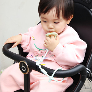 Attache-tétine en silicone avec poignée pour bébés de 0 à 12 mois, sans BPA, en matériau de qualité alimentaire, design en forme d'arc - Product Image 3