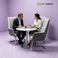 Chaise de bureau ergonomique moderne en cuir à dossier haut avec support lombaire, base en aluminium et roulettes pivotantes pour conférence et salle à manger