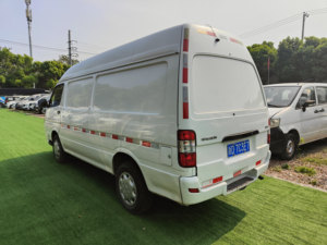 Chine pas cher Jinbei hiace Cargo <span class=keywords><strong>Transit</strong></span> Van 2.0L essence 103 chevaux livraison Van prix - Product Image 4
