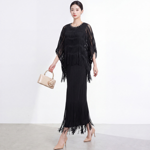 Vestido midi plisado Miyake para mujer, talla grande, diseño informal, tejido a rayas, transpirable, moderno, con borlas, para otoño. - Product Image 5