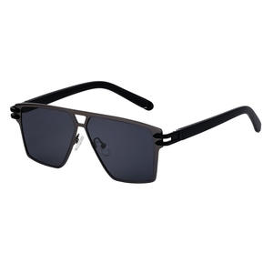 Gafas de sol con montura cuadrada personalizadas para hombre, lentes de PC UV400, estilo Instagram, gafas para conducir, montura negra YZ-2321 - Product Image 4